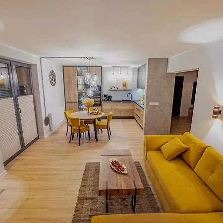 W Cieplicach Platinium 옐레니아구라