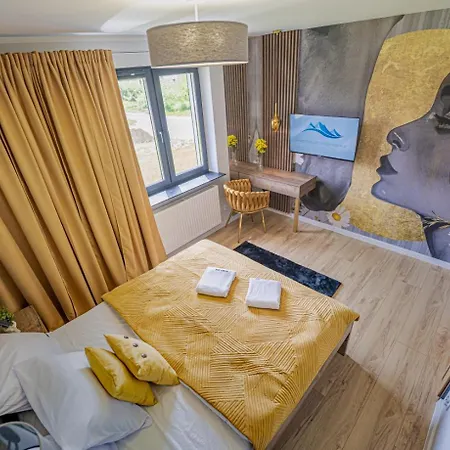 W Cieplicach Platinium 옐레니아구라